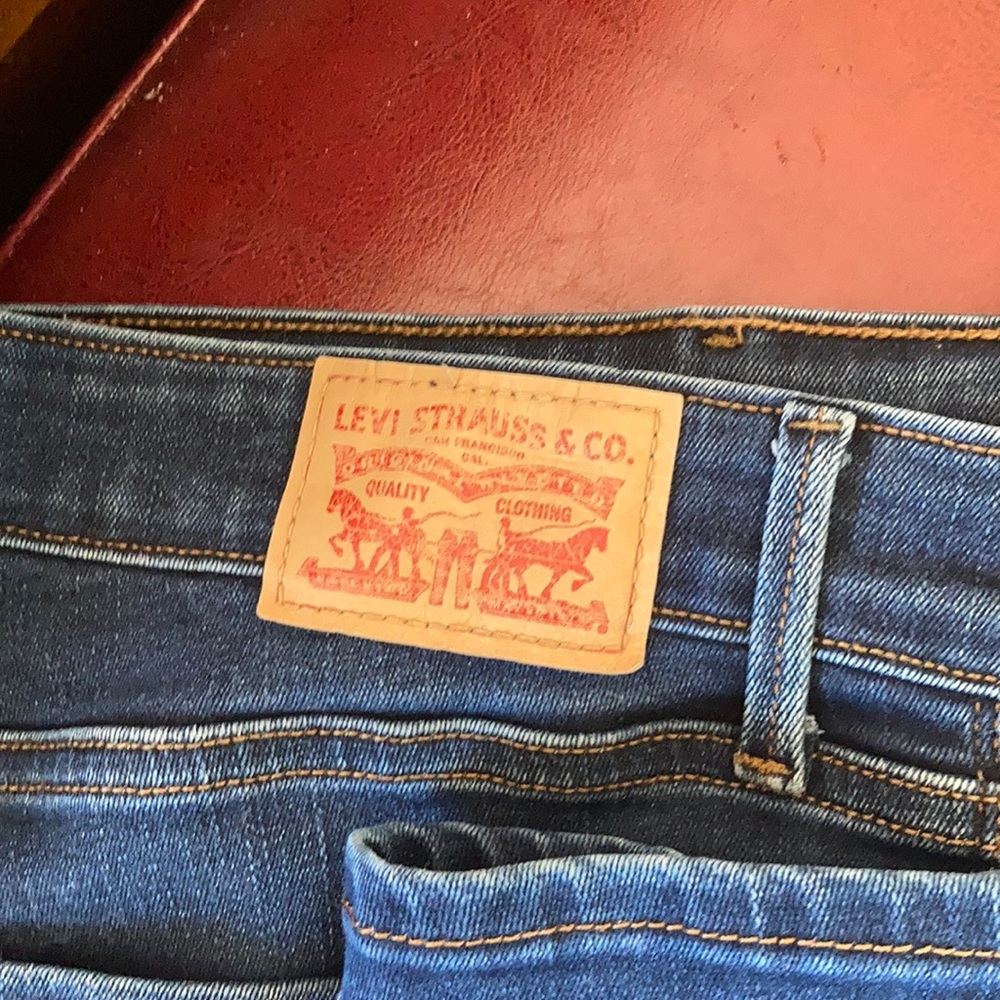 Levi’s Mid Rise Skinny - Picture 3 of 7